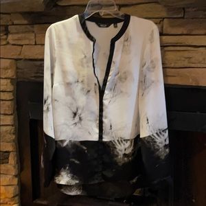 Simply Vera Size Med Dressy Blouse